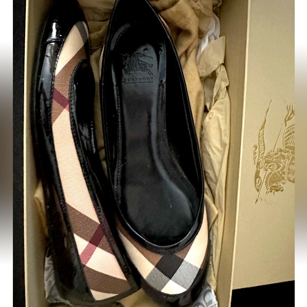 Burberry Flats - Size 39 (US Size 8). Worn once! Looks brand new!